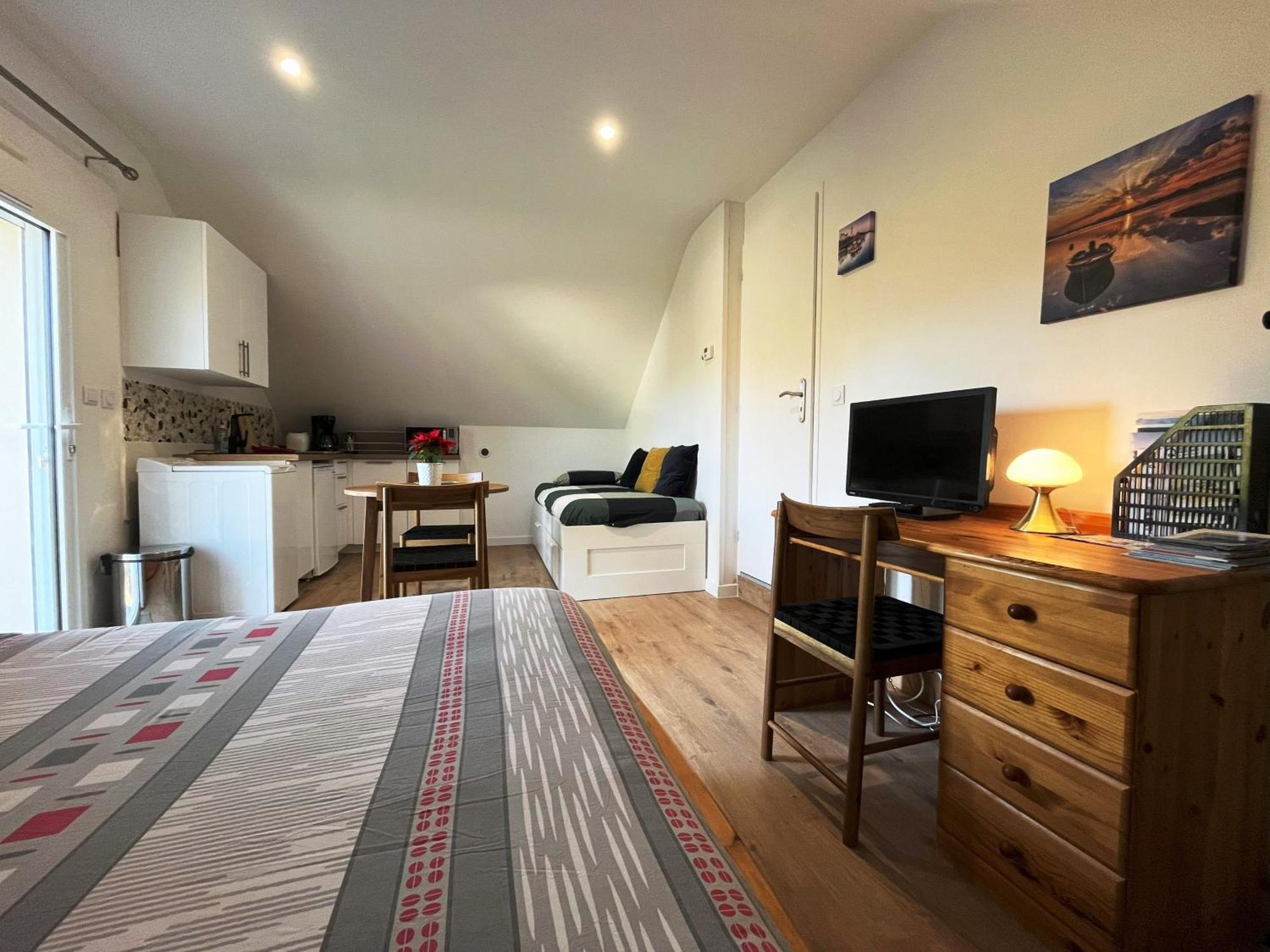 Lomener - La Goelette - 1 appartement avec 2 chambres et 2 studios à 450m de la plage Ploemeur Exterior foto