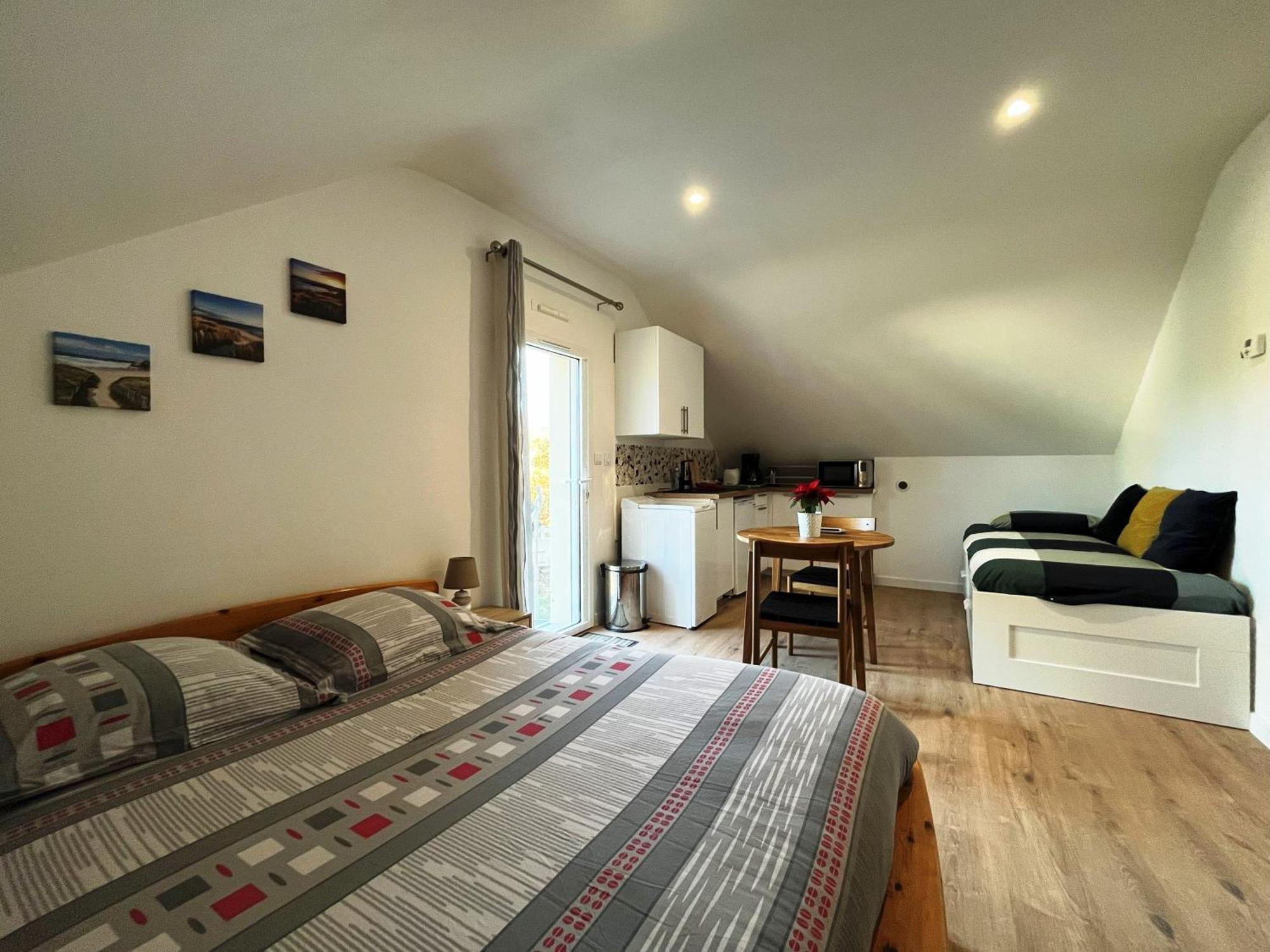 Lomener - La Goelette - 1 appartement avec 2 chambres et 2 studios à 450m de la plage Ploemeur Exterior foto